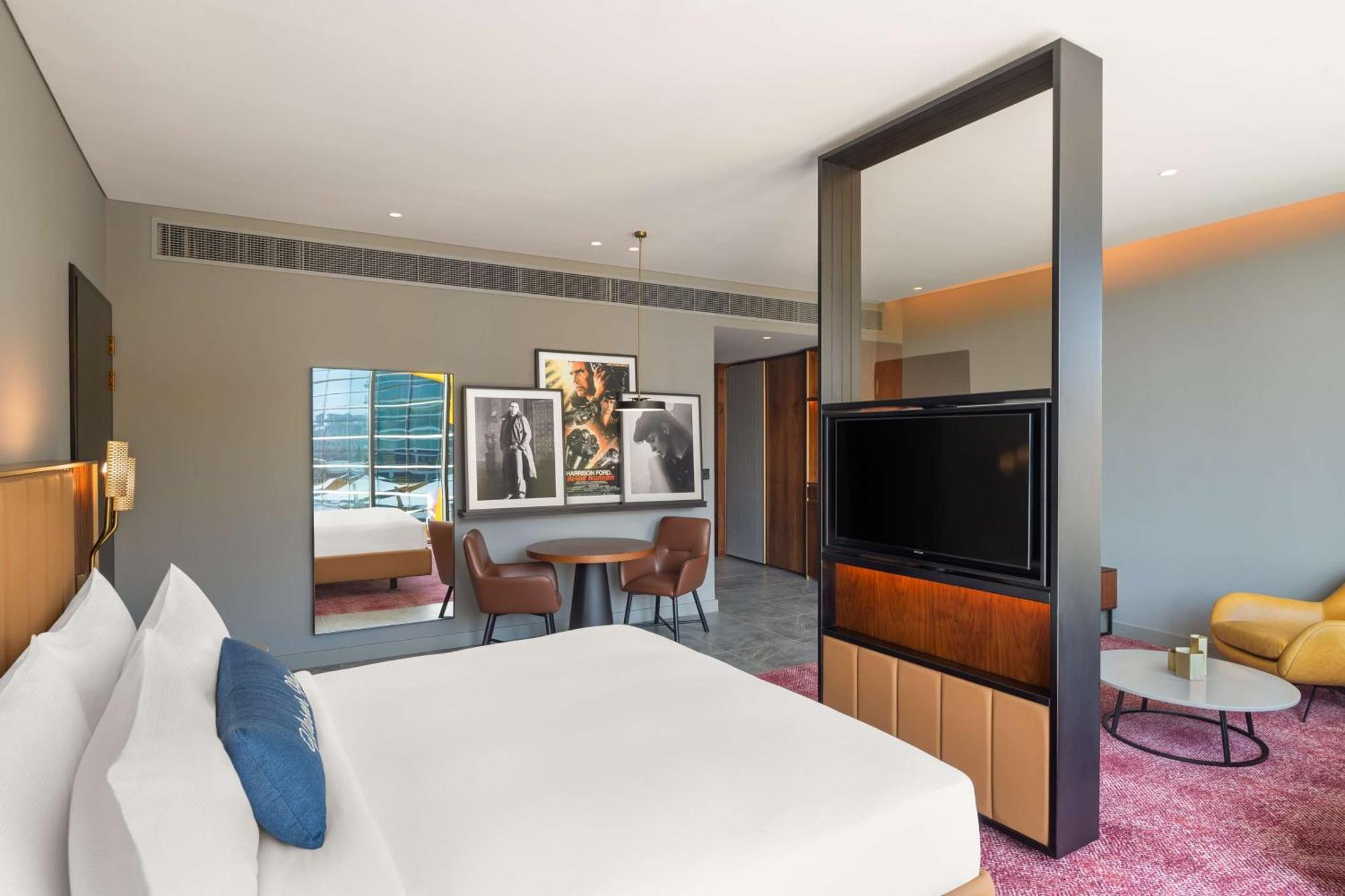 The Wb Abu Dhabi, Curio Collection By Hilton Hotel Kültér fotó