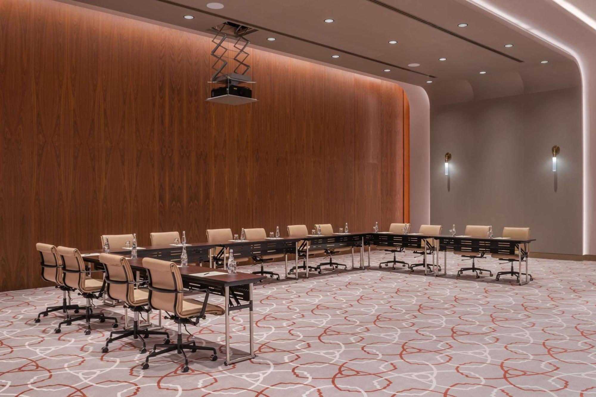 The Wb Abu Dhabi, Curio Collection By Hilton Hotel Kültér fotó Meeting room