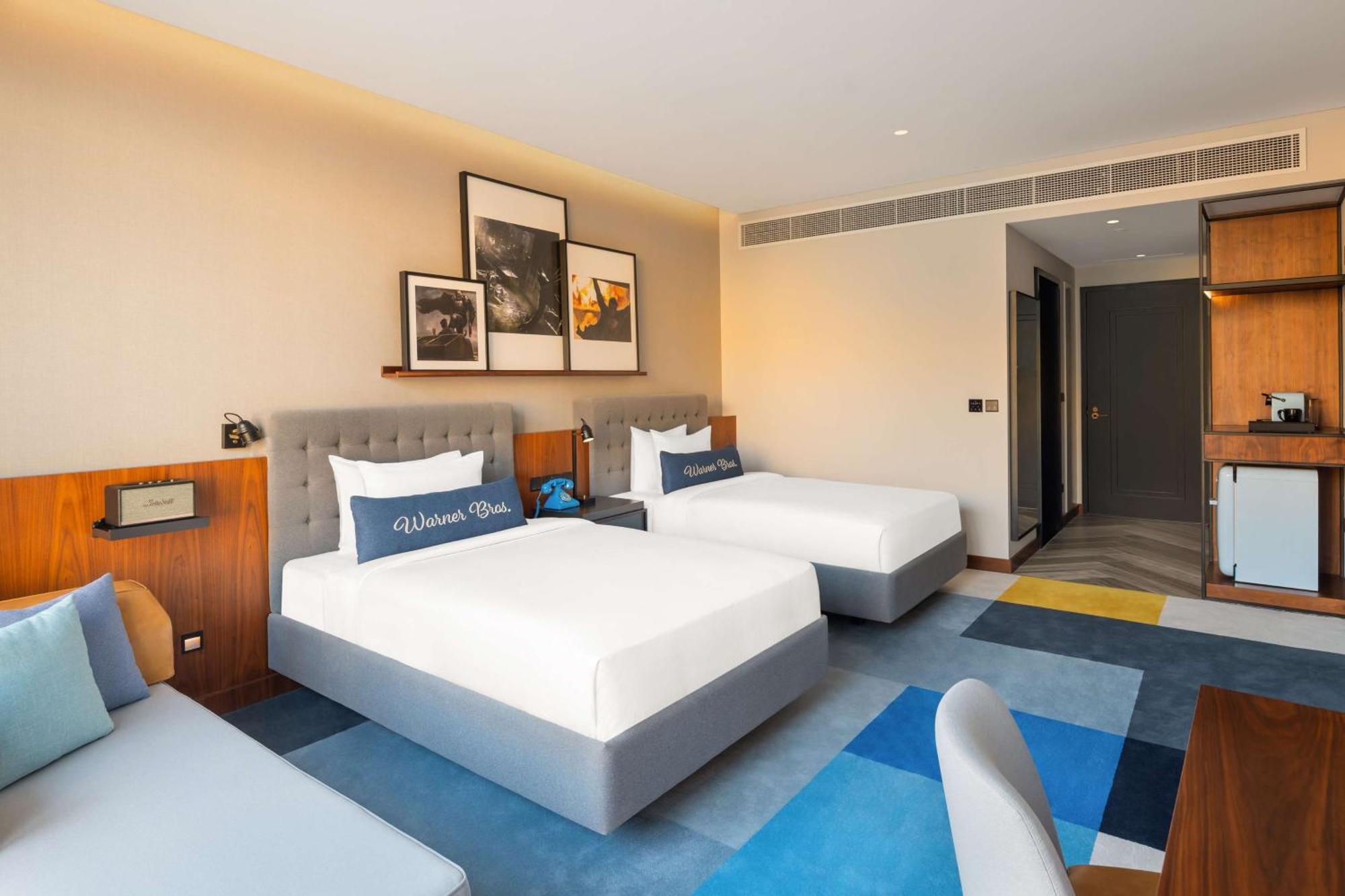 The Wb Abu Dhabi, Curio Collection By Hilton Hotel Kültér fotó Deluxe Room