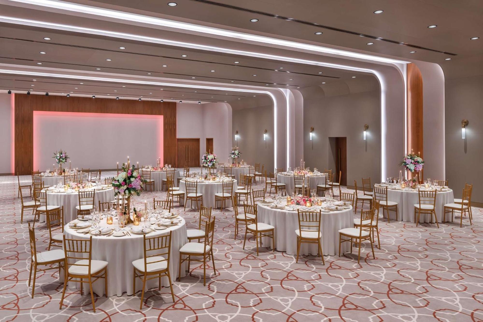 The Wb Abu Dhabi, Curio Collection By Hilton Hotel Kültér fotó The ballroom